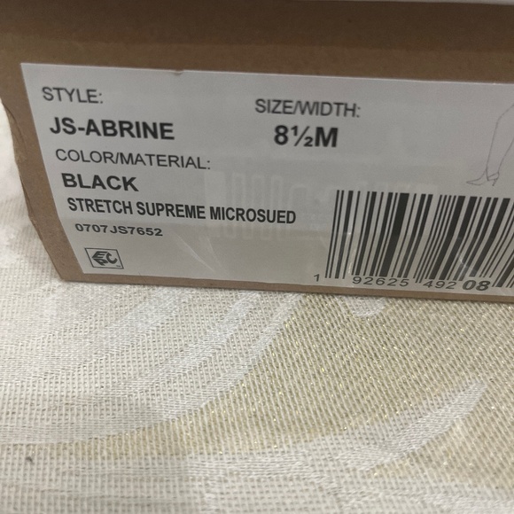 Boots - Picture 3 of 6